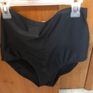 Black island waves size 8 woman’s swim bottoms